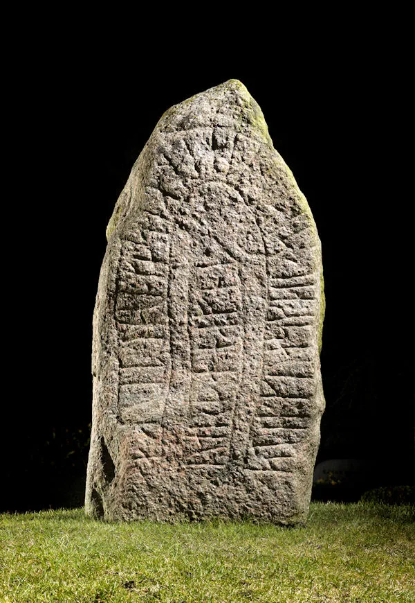Aars-stenen — gengivelse fra Wikimedia Commons