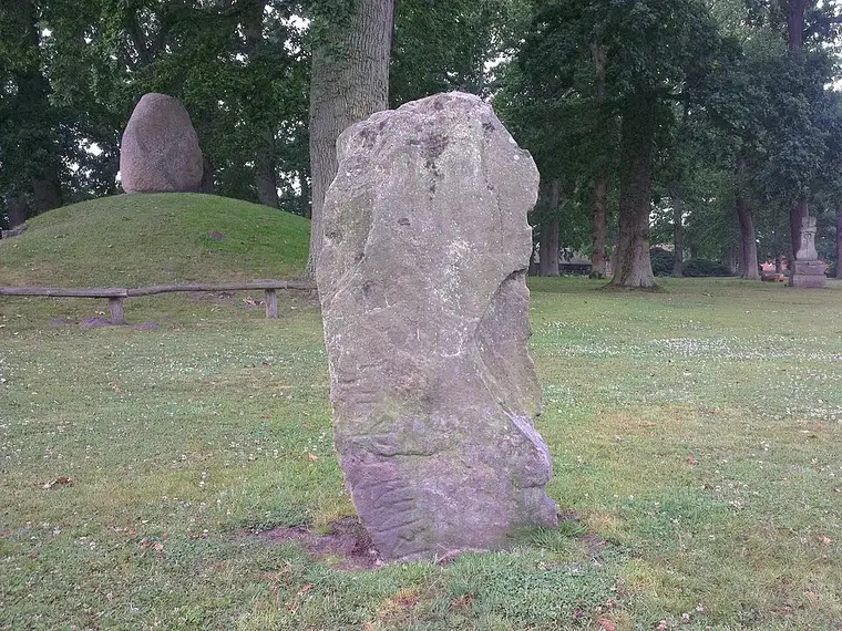 Flemløse 2 — gengivelse fra Wikimedia Commons