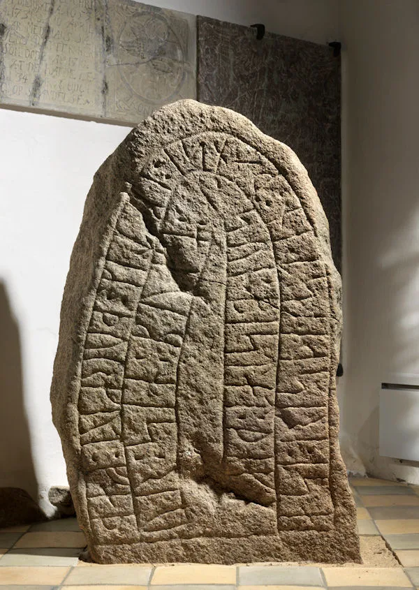 Borup-sten — gengivelse fra Wikimedia Commons